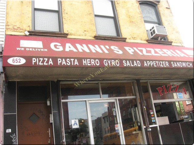 Gannis Pizzeria
